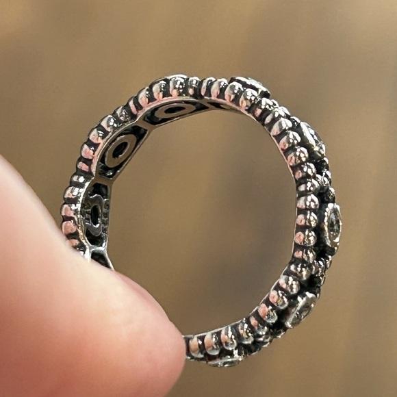 RETIRED Her Majesty Ring - Picture 3 of 4